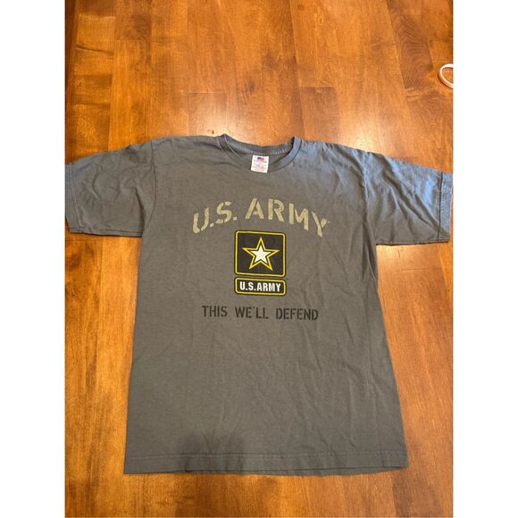 Woman’s the Bayside made an America US Army T-shirt size medium - Picture 1 of 4